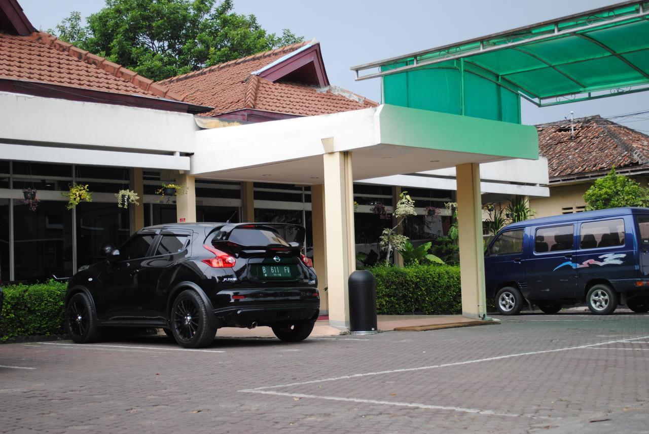سيرانغ Hotel Wisata Baru المظهر الخارجي الصورة