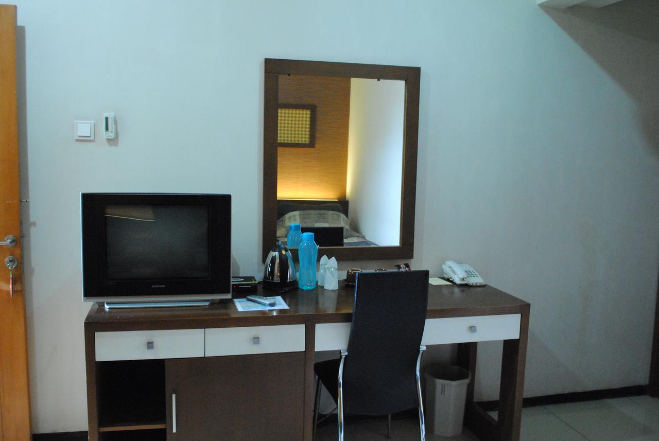 سيرانغ Hotel Wisata Baru المظهر الخارجي الصورة